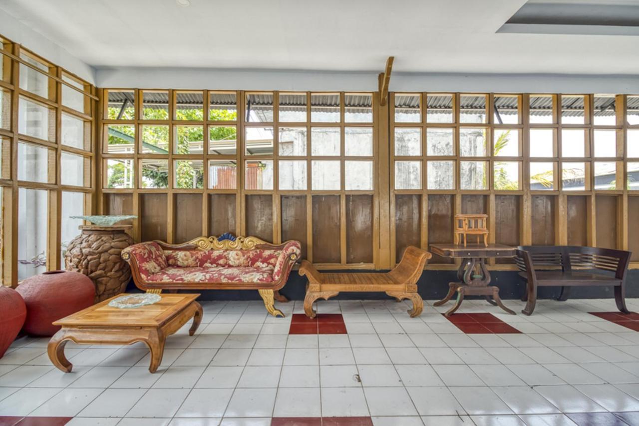 Reddoorz Plus @ Flory Guest house