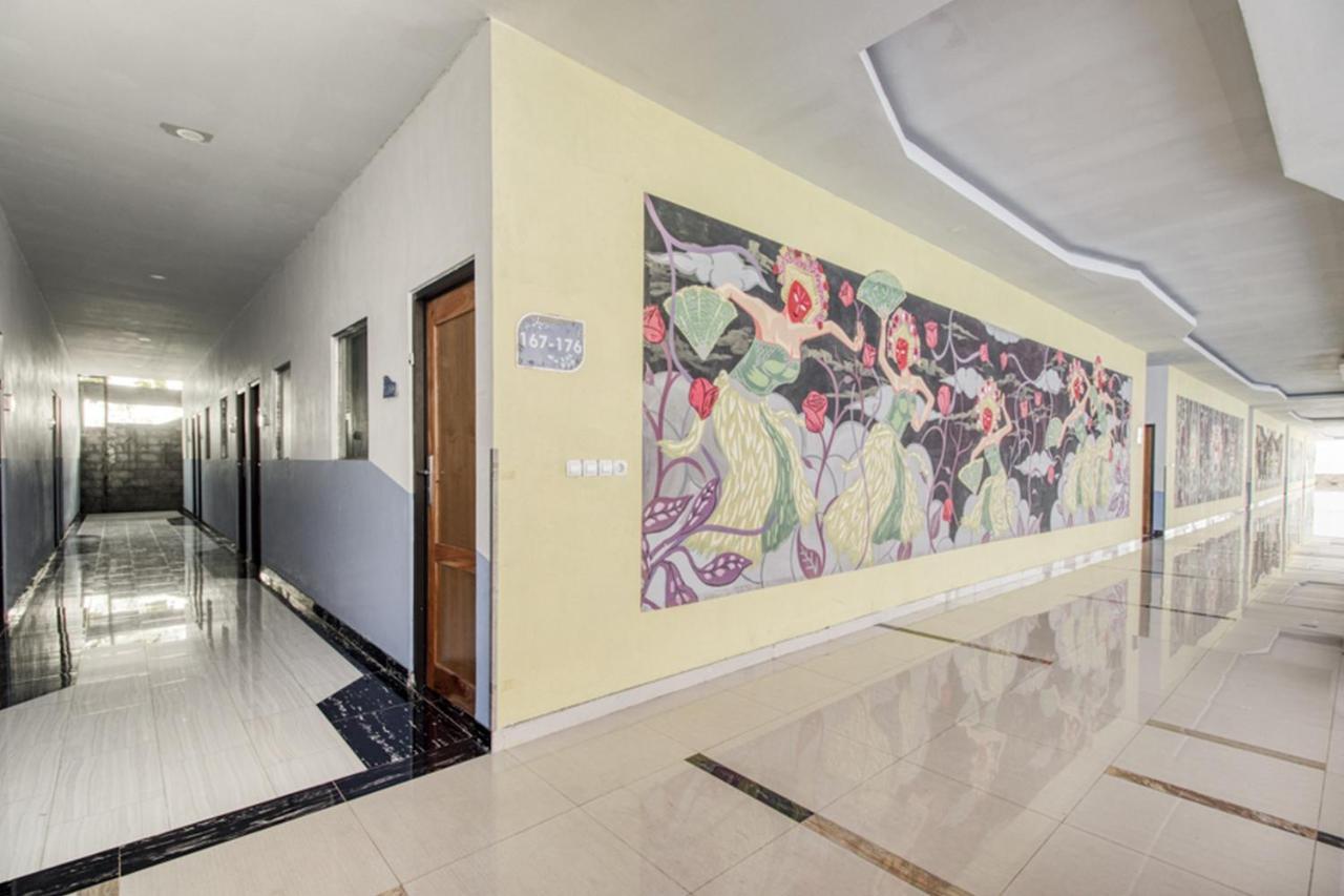 Reddoorz Plus @ Flory Guest house Yogyakarta